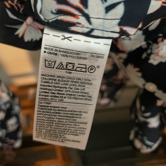 Banana Republic Dillon Shirt, size M - Picture 3 of 3